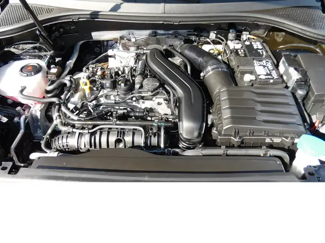 Volkswagen Tiguan Allspace view 14
