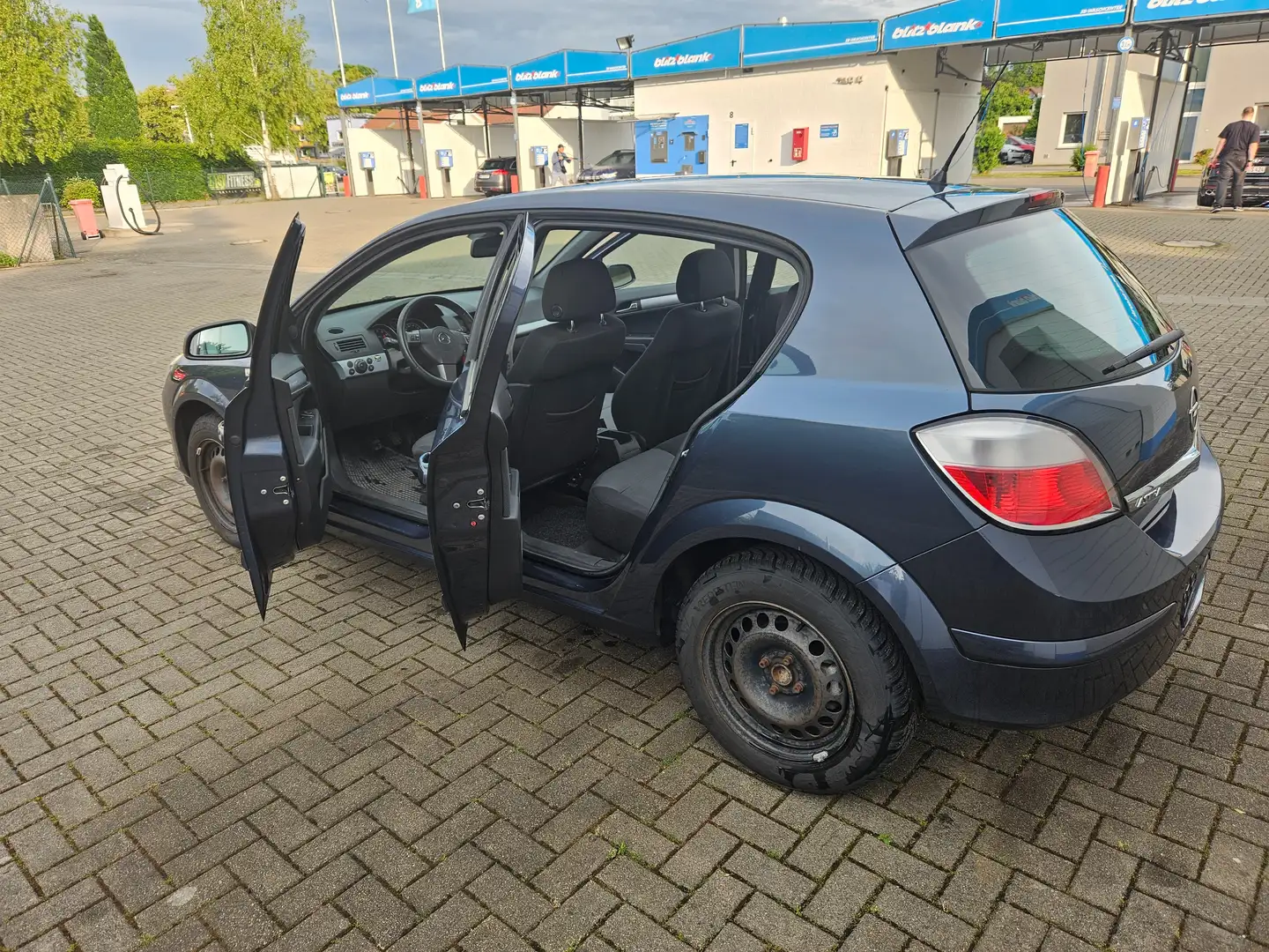 Opel Astra H 1,4,Klima, TÜV bis 06-2027,Tempomat Grau - 2