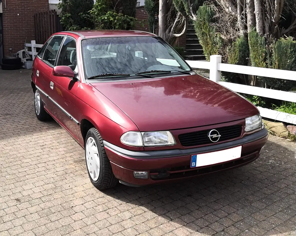 Opel Astra 1.4i XE GLS (Export), foto 1