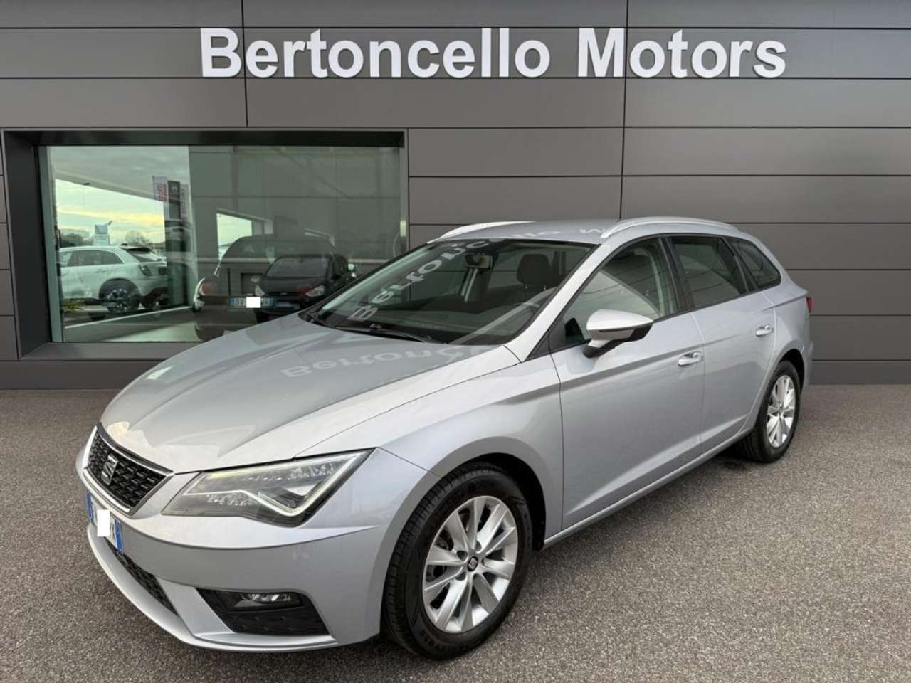 SEAT Leon 1.6 TDI 115CV ST Style FULL LED-NAVI-CARPLAY