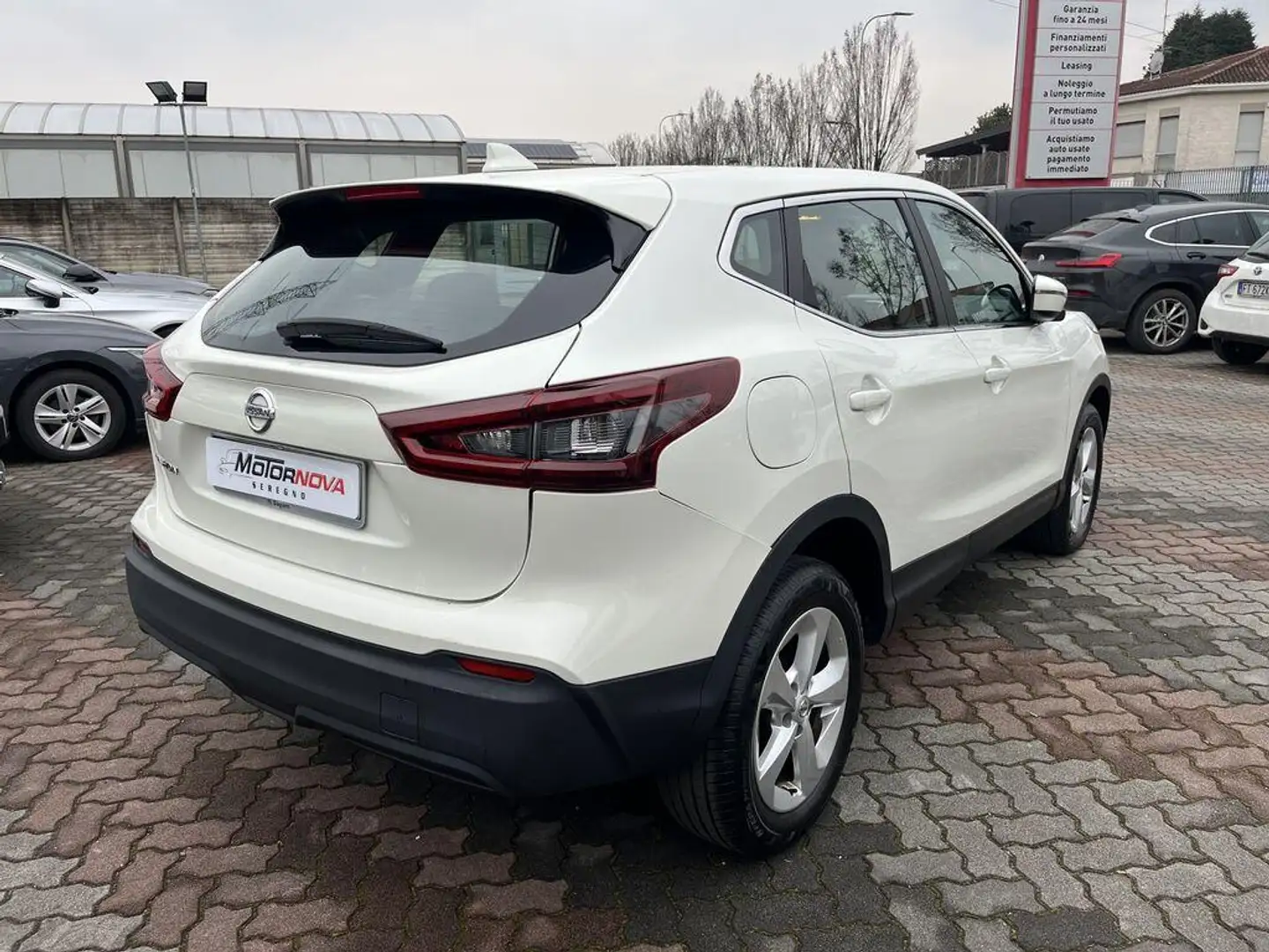 Nissan Qashqai 1.5 dci Business 115cv dct my20 Weiß - 2