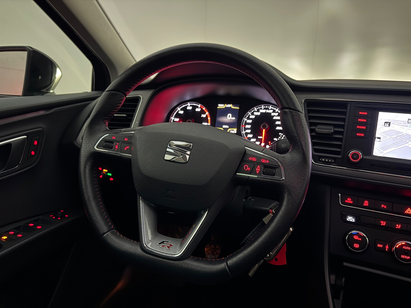 SEAT Leon 1.4 TSI FR Panorama dak — photo 4