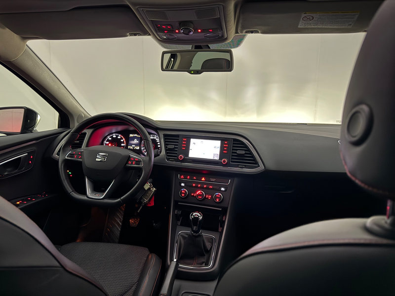 SEAT Leon 1.4 TSI FR Panorama dak — photo 3
