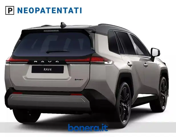 Toyota Rav4 view 3