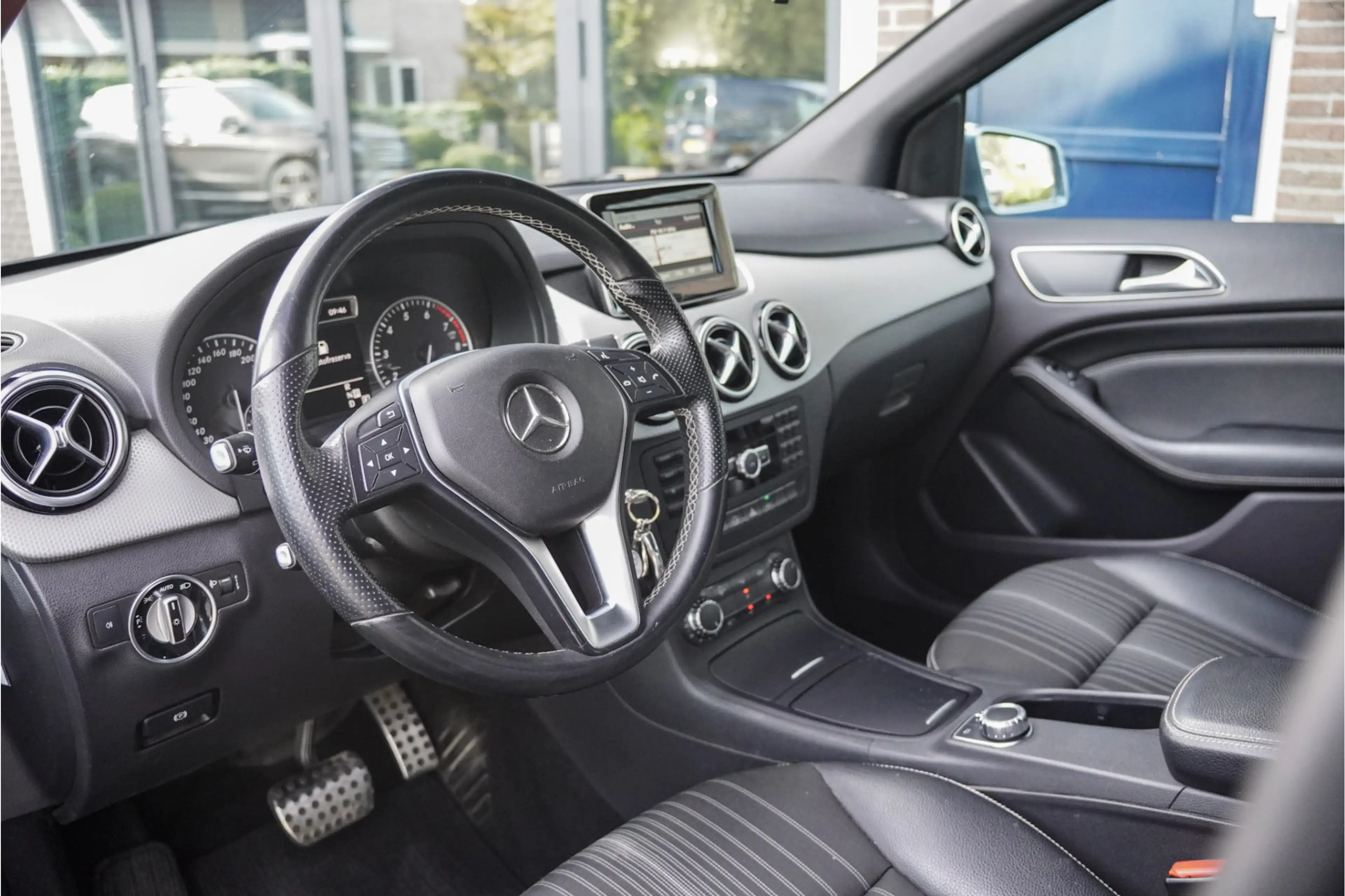 Mercedes-Benz B 180 AUTOMAAT, NAVI, NAP, CRUISE CONTROL, BLUETOOTH — photo 5