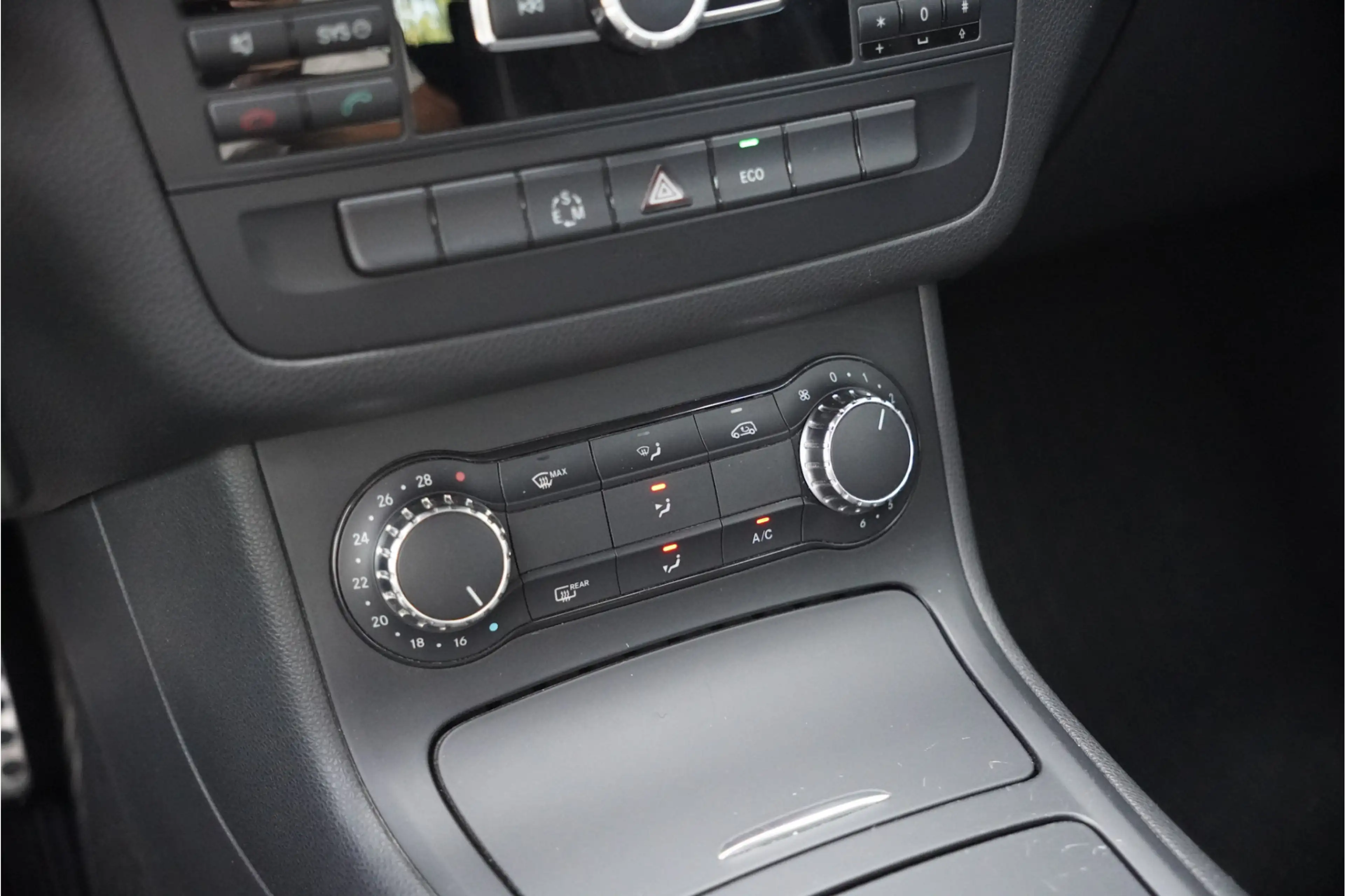 Mercedes-Benz B 180 AUTOMAAT, NAVI, NAP, CRUISE CONTROL, BLUETOOTH — photo 9