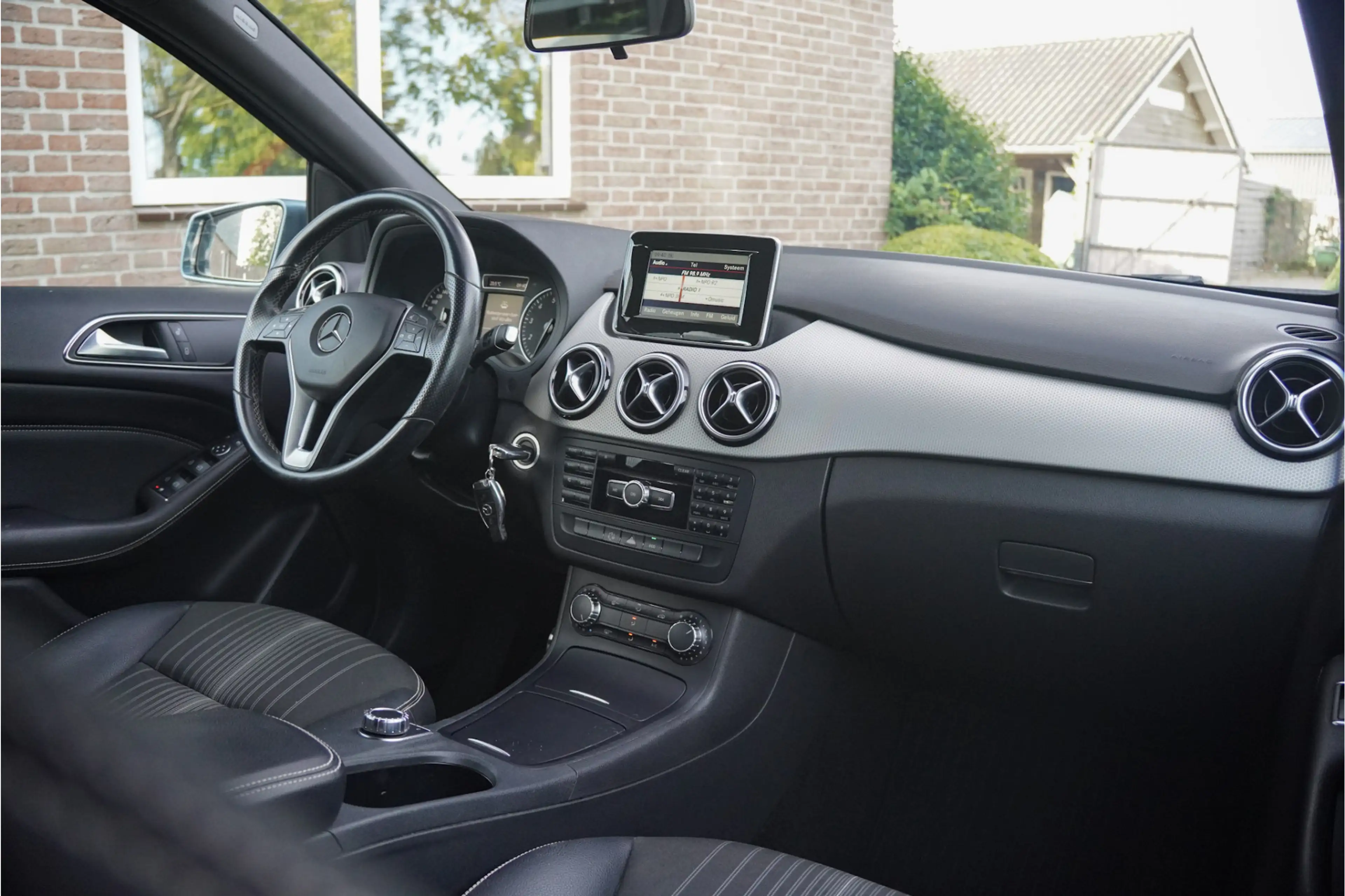 Mercedes-Benz B 180 AUTOMAAT, NAVI, NAP, CRUISE CONTROL, BLUETOOTH — photo 6
