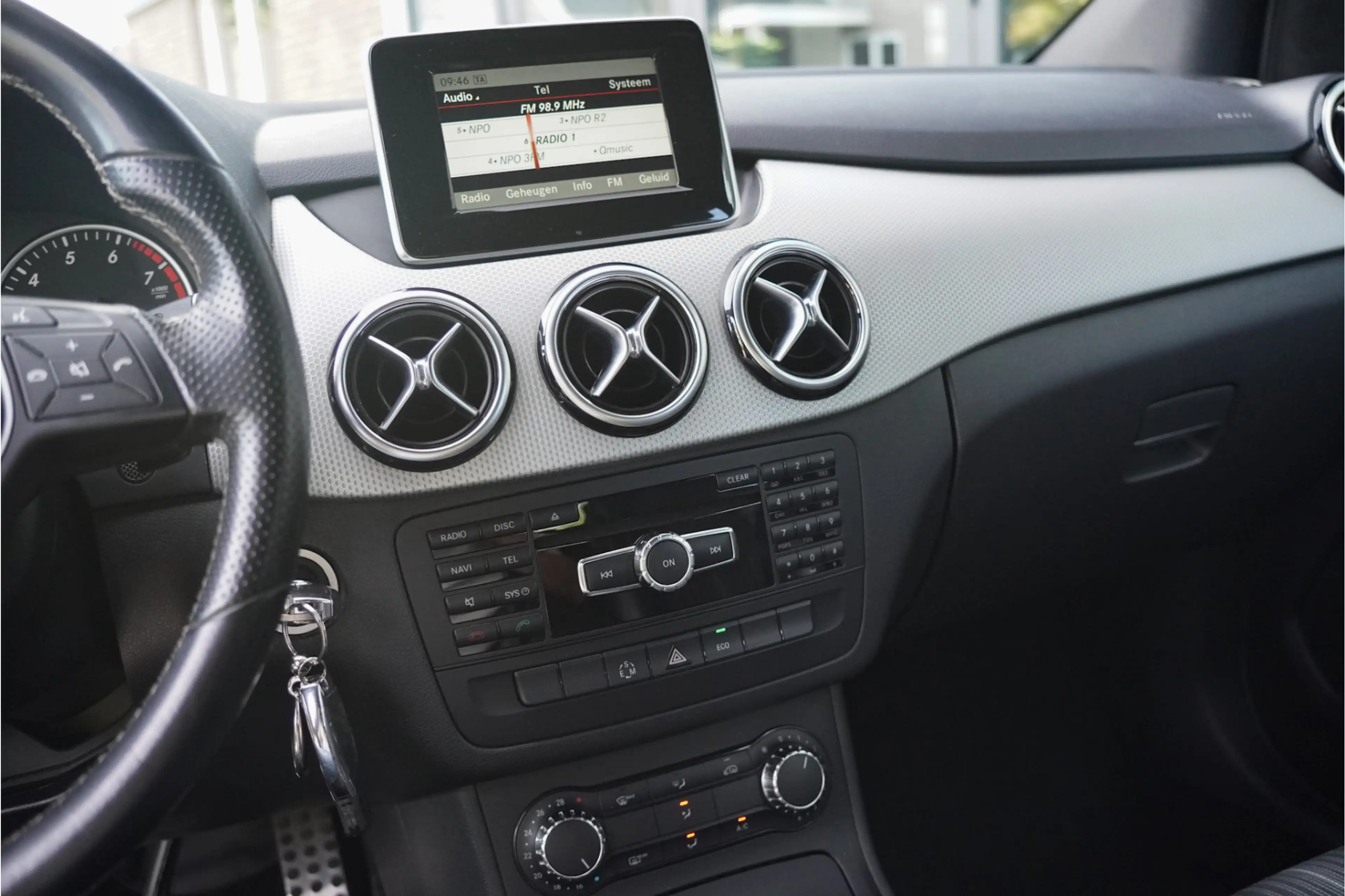 Mercedes-Benz B 180 AUTOMAAT, NAVI, NAP, CRUISE CONTROL, BLUETOOTH — photo 8