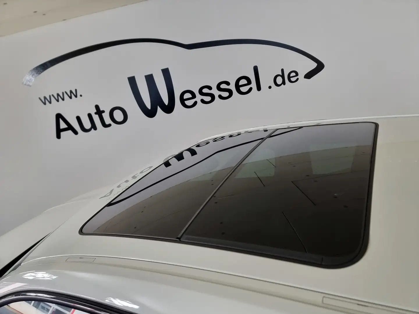 BMW 116 116d Sport Line DSG LED Live Cockpit Klima Pano Weiß - 2