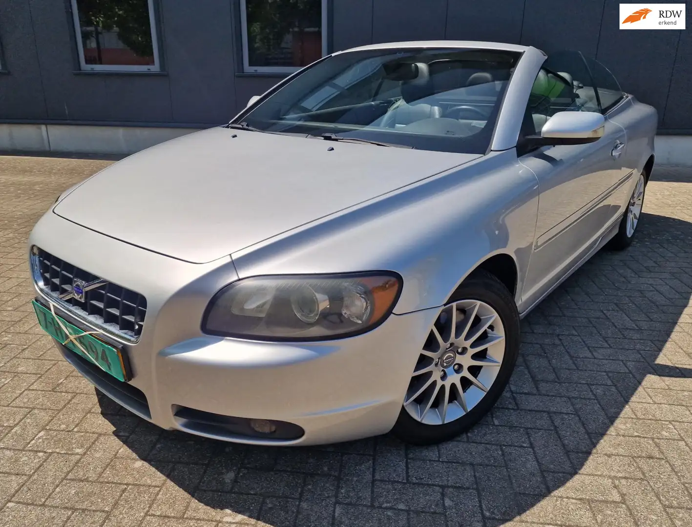 Volvo C70 2.4 Summum Netto € 7.450 , bijtel vriendelijk! Gris - 1