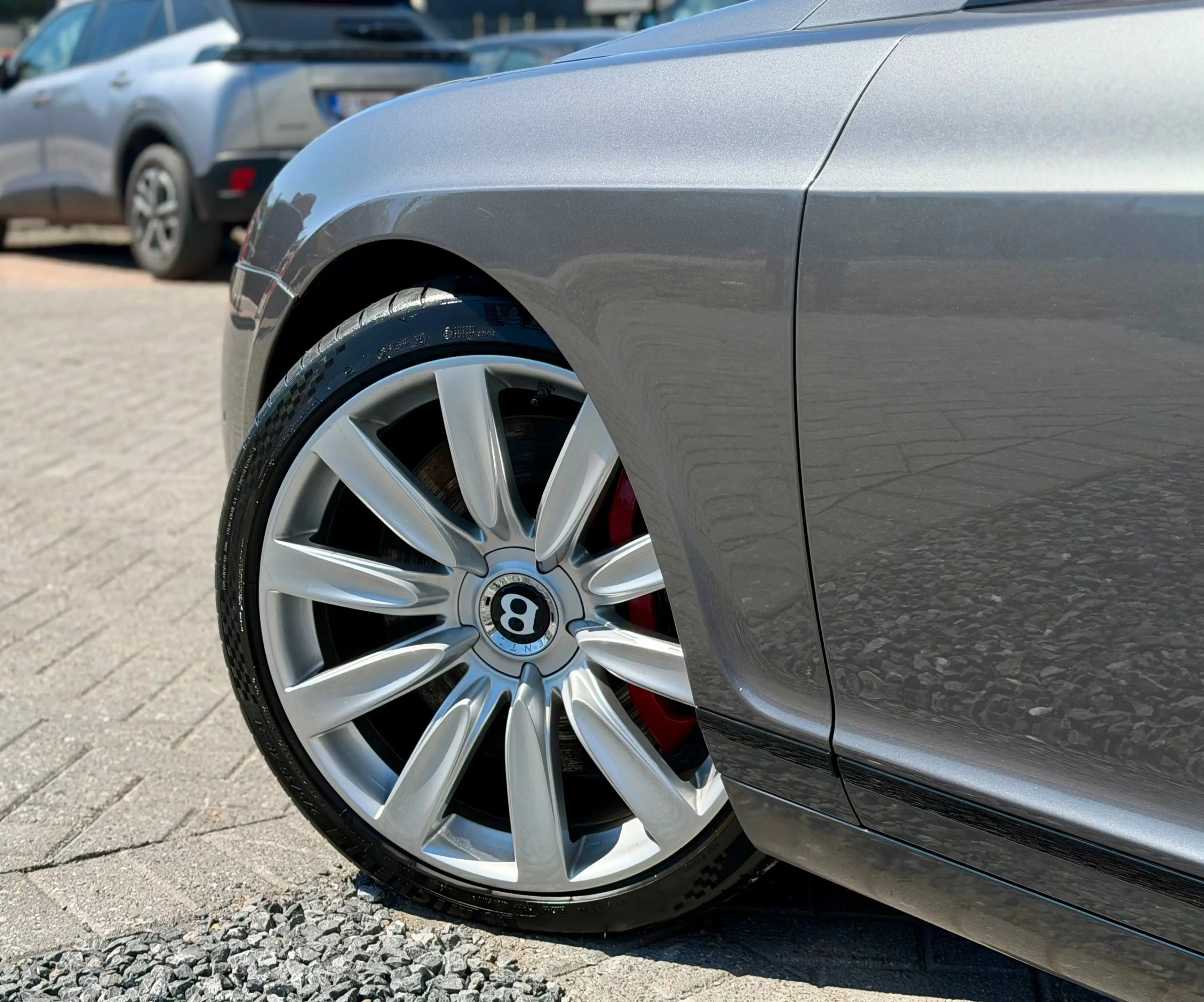 Bentley Continental GTC 6.0 BiTurbo W12 — photo 10