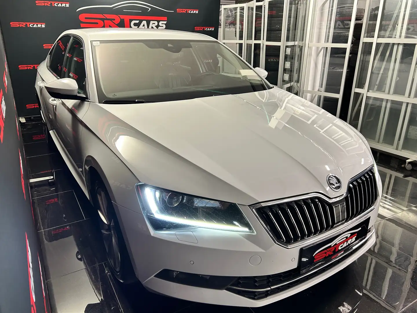 Skoda Superb 2.0 TDI DSG *Navi*Kamera*CANTON*Sitzklima*ACC*AHK White - 2