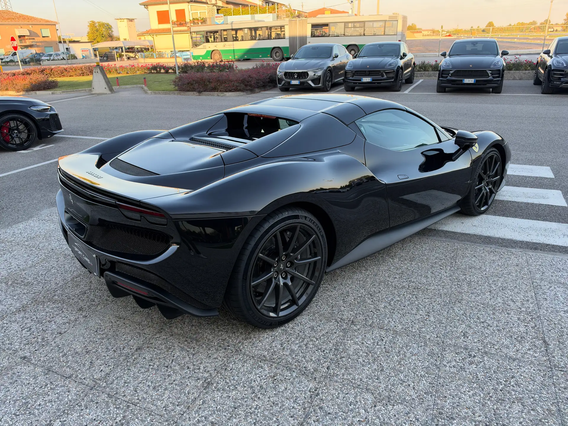 페라리 296 GTS 2024 검정 사진 8