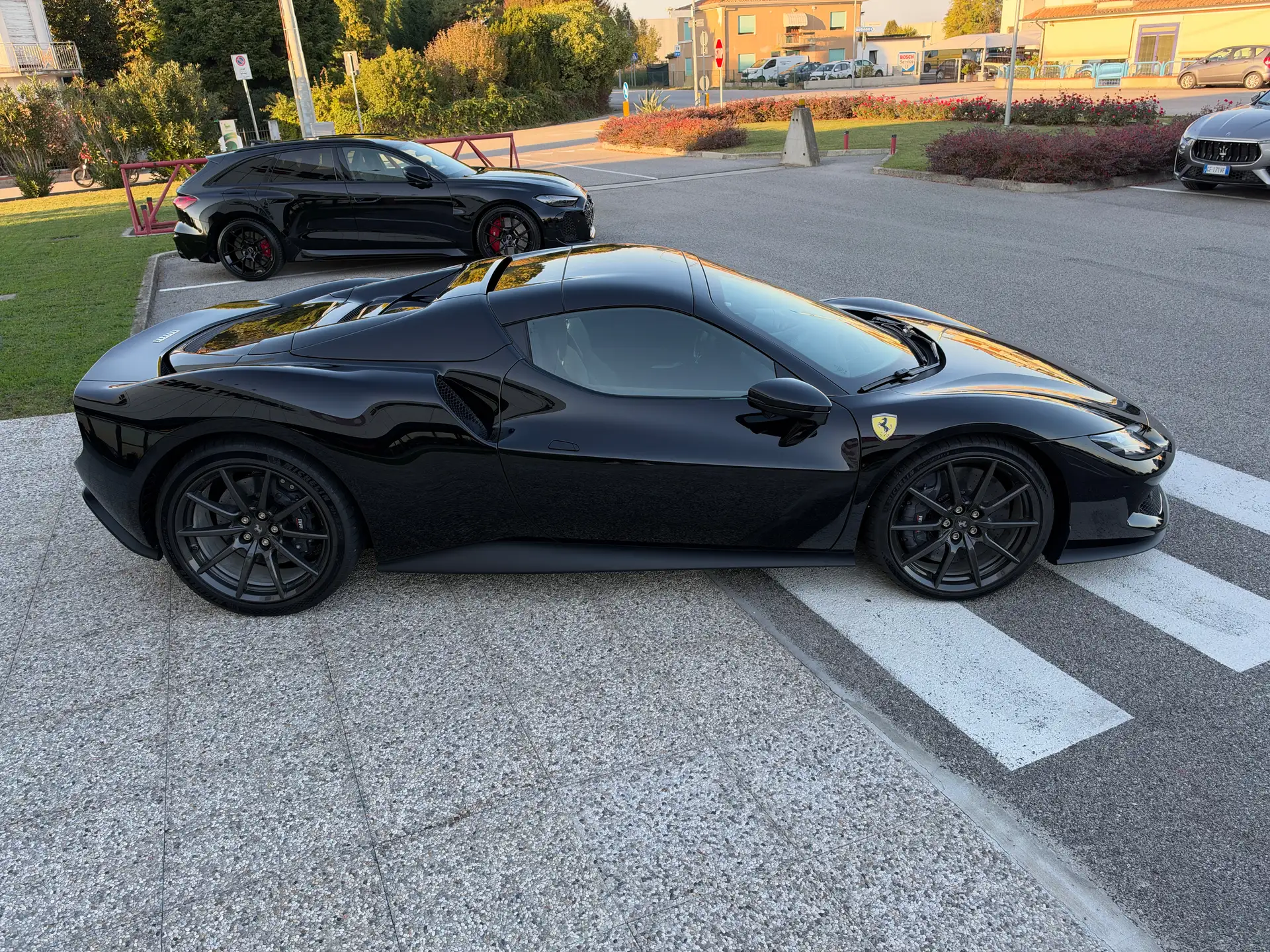 페라리 296 GTS 2024 검정 사진 6