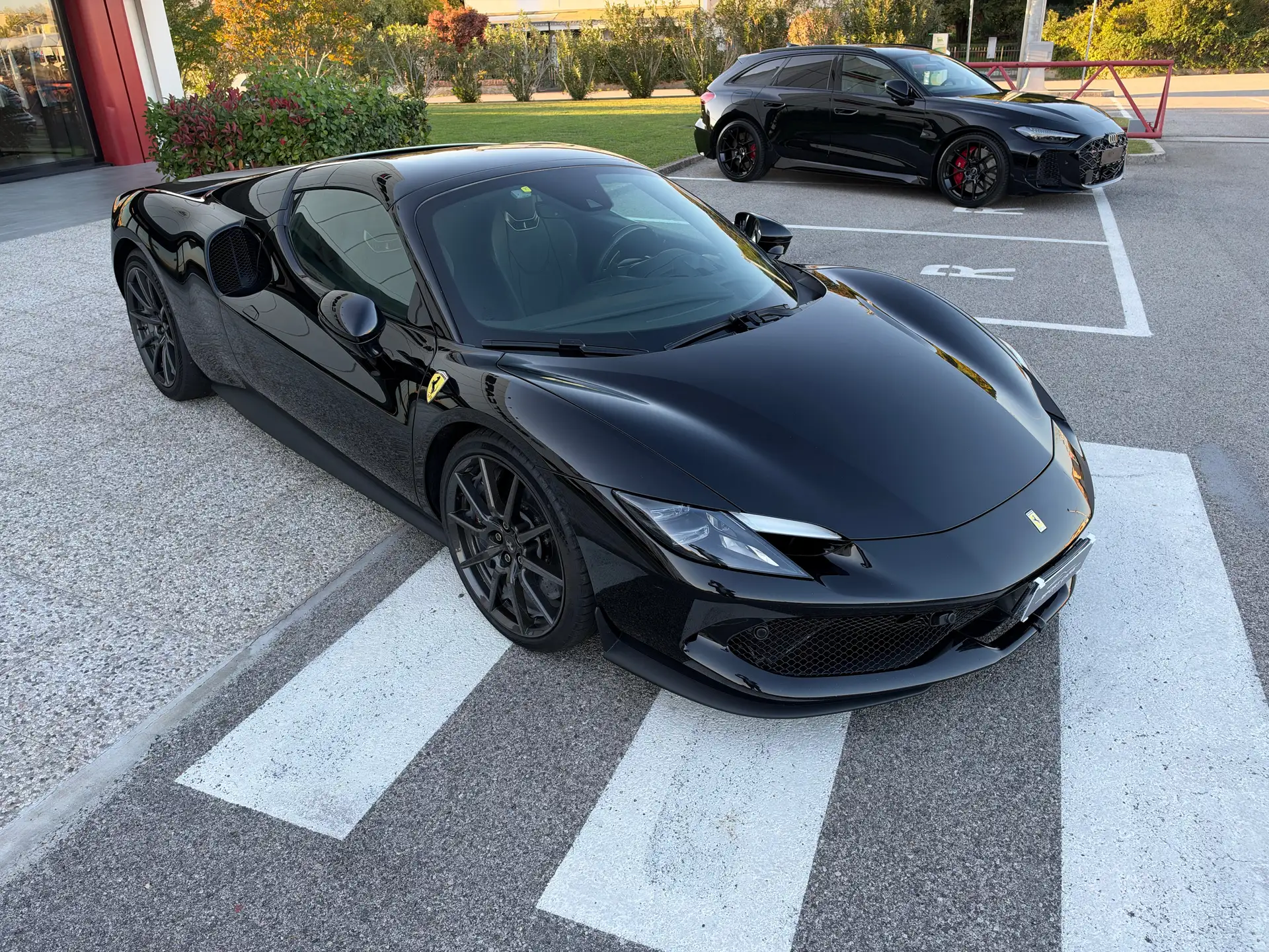 페라리 296 GTS 2024 검정 사진 5