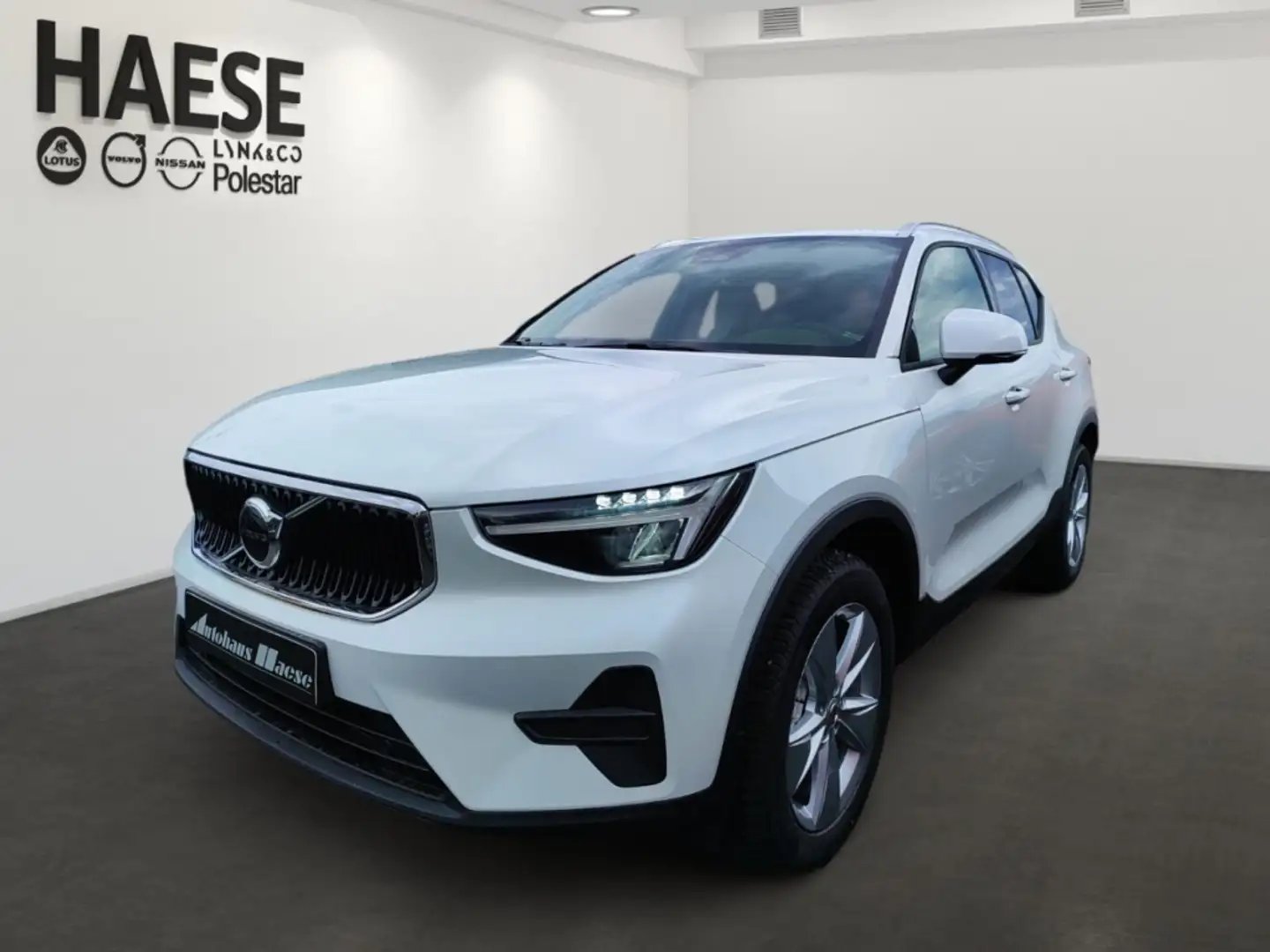 Volvo XC40 B3 Core ***Fahrerassistenzpaket***Winterpaket***ab Weiß - 1