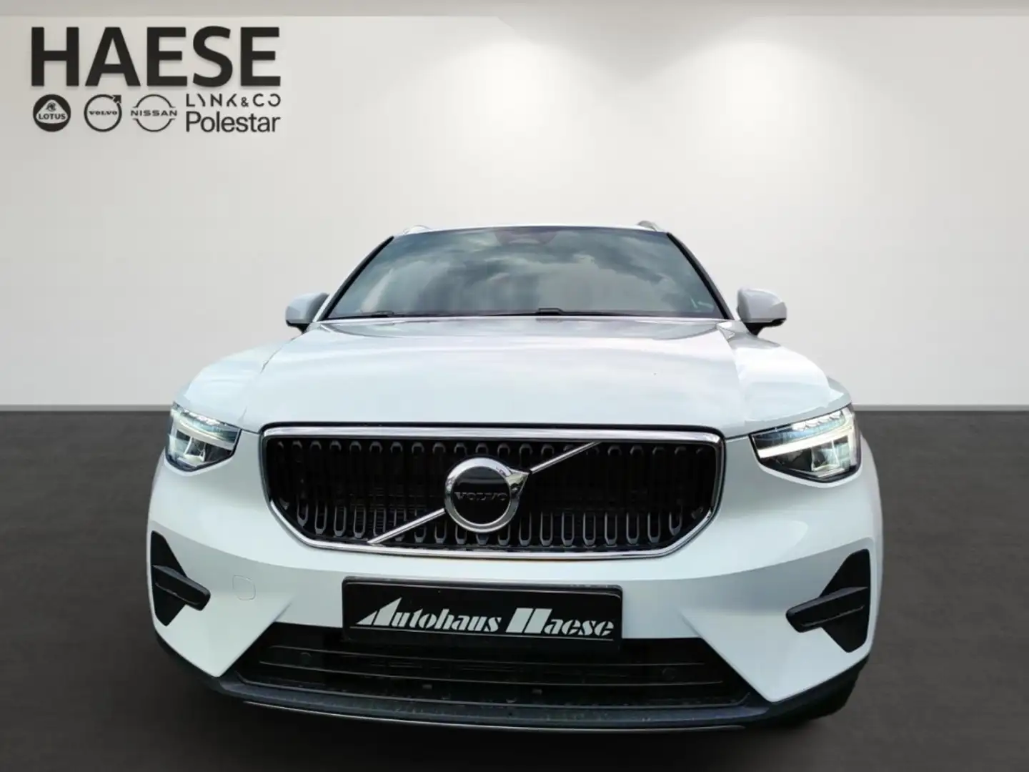 Volvo XC40 B3 Core ***Fahrerassistenzpaket***Winterpaket***ab Weiß - 2
