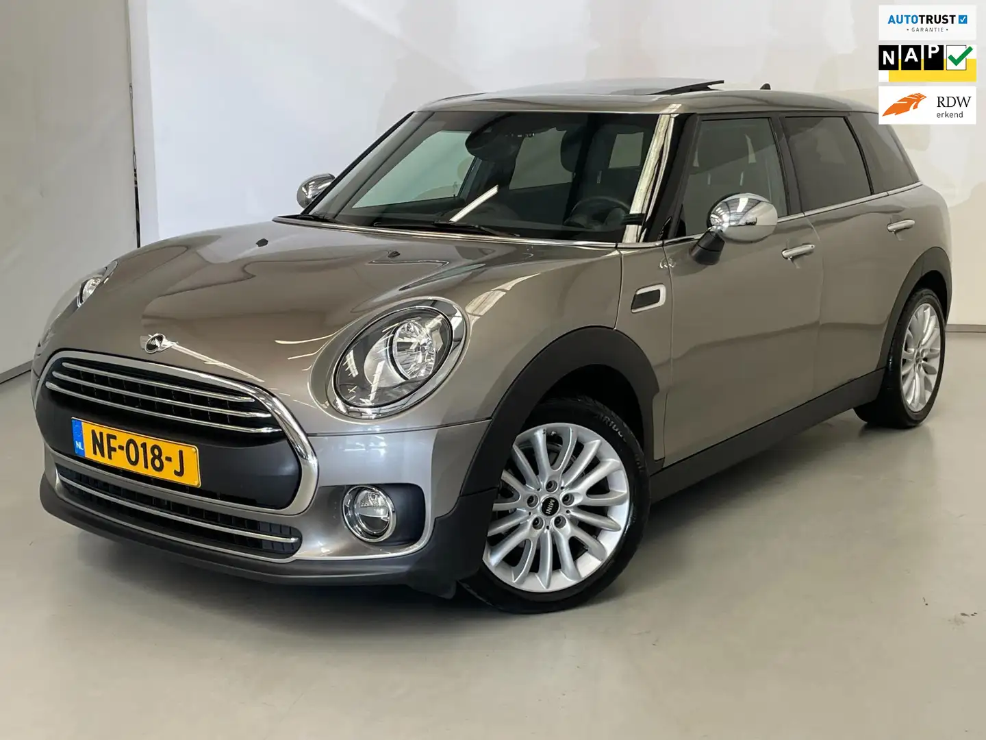 MINI One Clubman Mini 1.5 Pepper / Pano / NL-auto / Navi / Keyless Grijs - 1