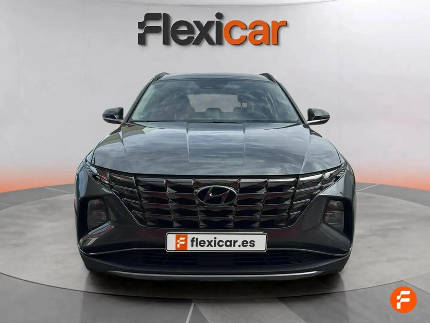Hyundai TUCSON 1.6 TGDI HEV MAXX SAFE 4X2 Grijs - 2