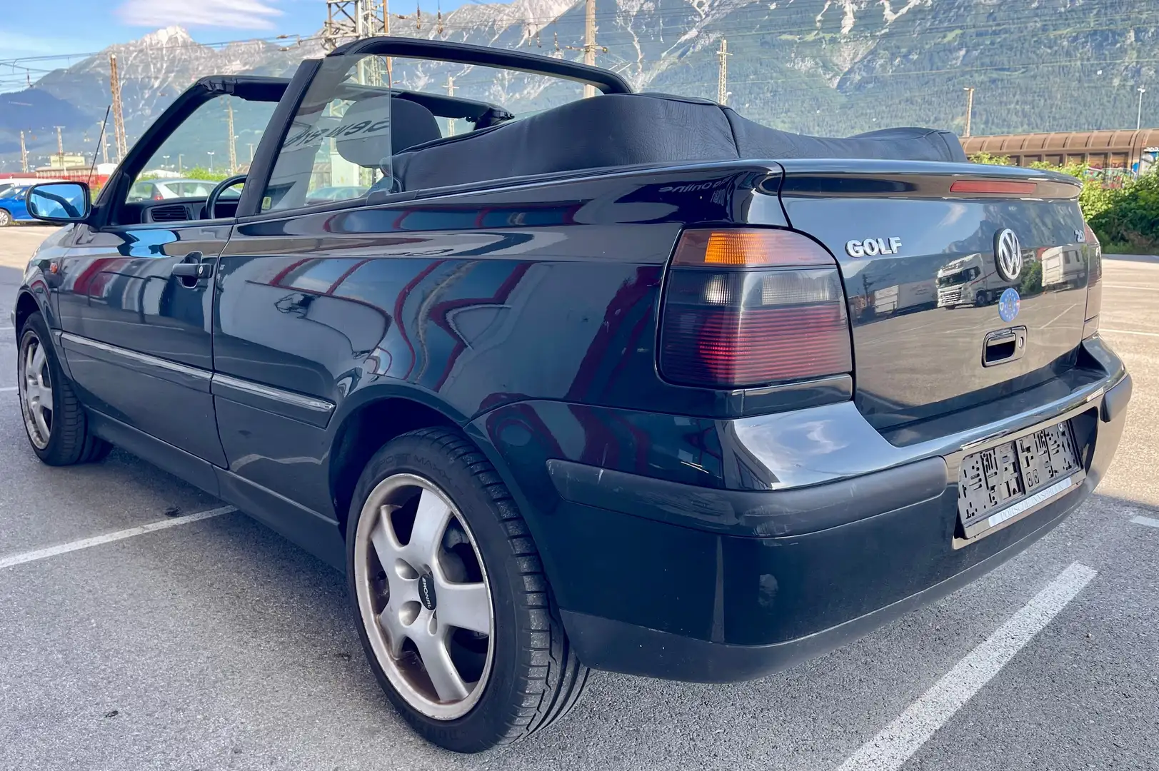 Volkswagen Golf Cabriolet TREND 2,0 85 KW Schwarz - 2
