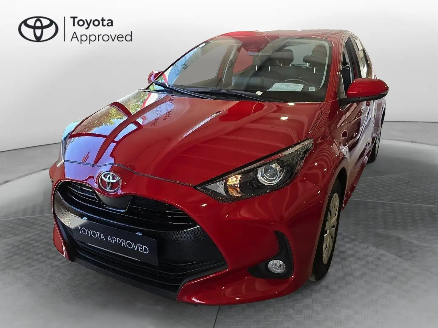 Toyota Yaris 1.0 5 porte Active Rosso - 1