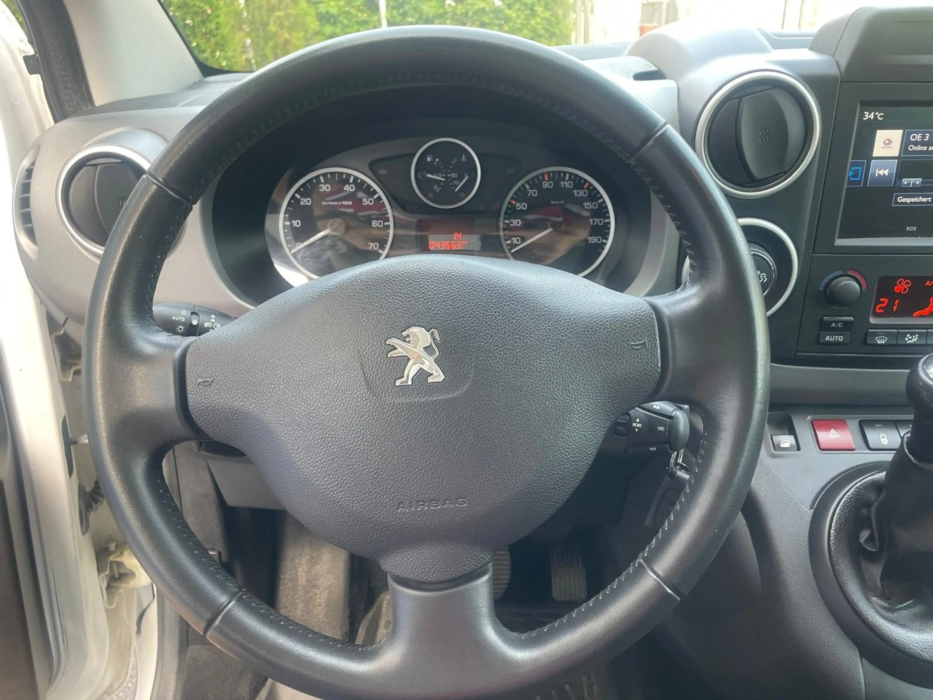 Peugeot Partner Partner Tepee Outdoor 1,2 PureTech 110 Outdoor — photo 9