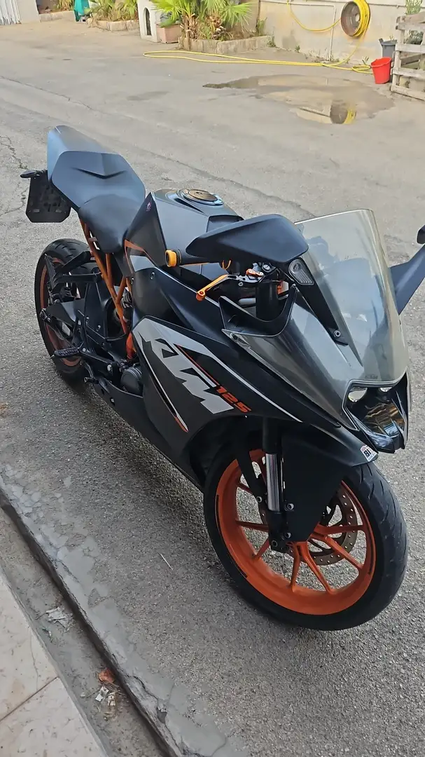 KTM RC 125 Negro - 1