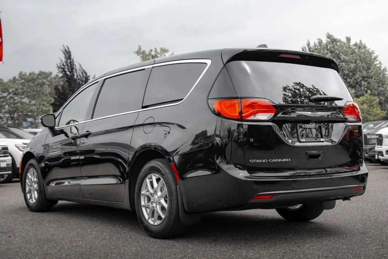 Chrysler Grand Caravan снимка Chrysler Grand Caravan