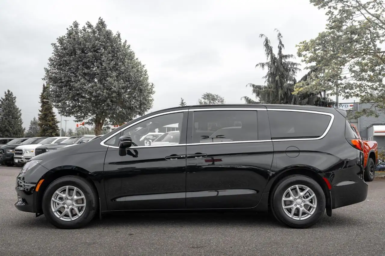 Chrysler Grand Caravan снимка Chrysler Grand Caravan