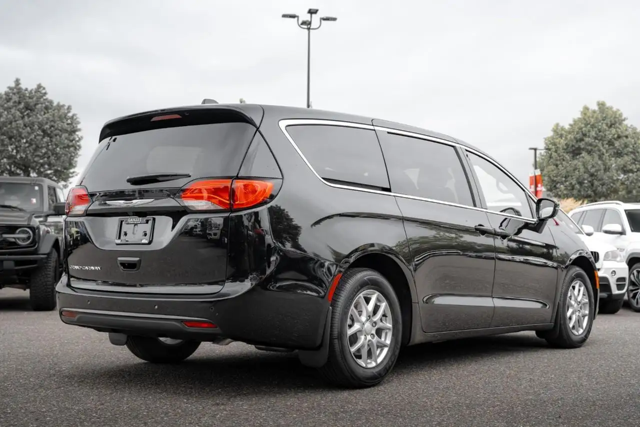 Chrysler Grand Caravan снимка Chrysler Grand Caravan