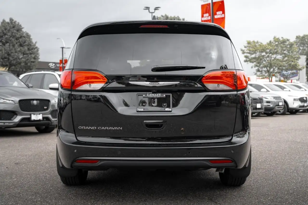 Chrysler Grand Caravan снимка Chrysler Grand Caravan