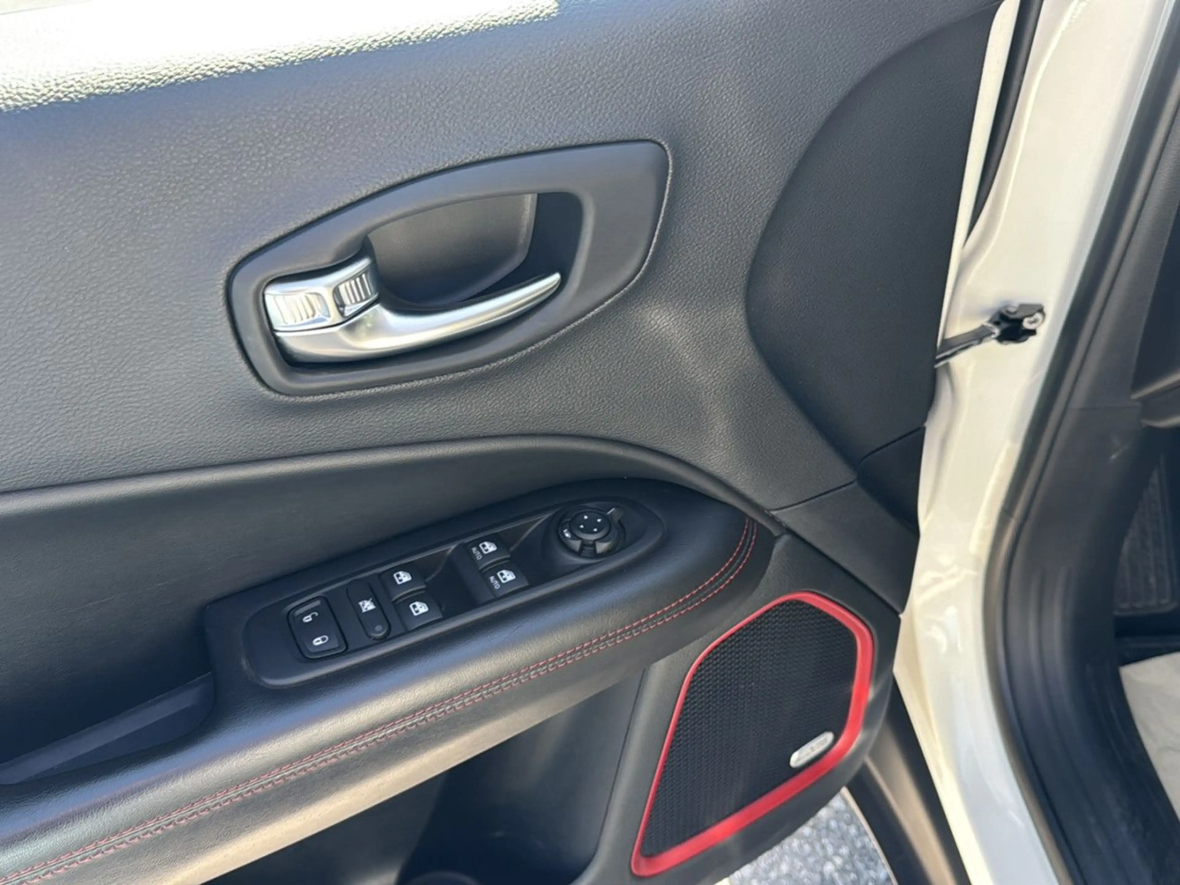 Jeep Compass Trailhawk 4WD Sportpaket Bluetooth Navi — photo 10