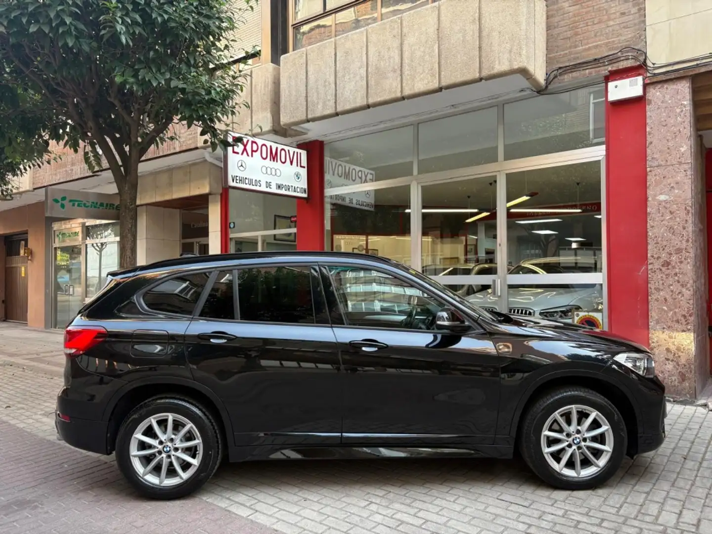 BMW X1 sDrive 18dA Negro - 1