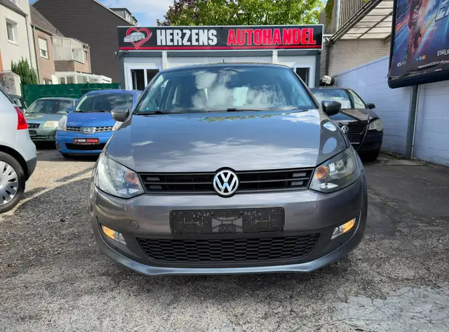 Volkswagen Polo view 2