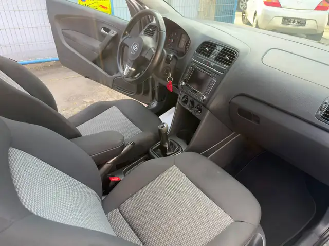 Volkswagen Polo view 11