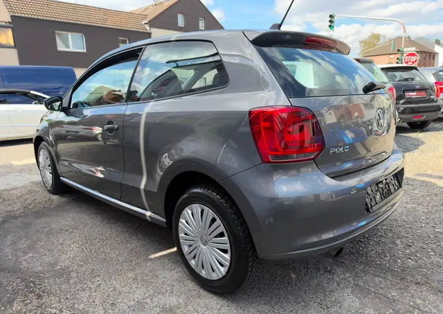 Volkswagen Polo view 5