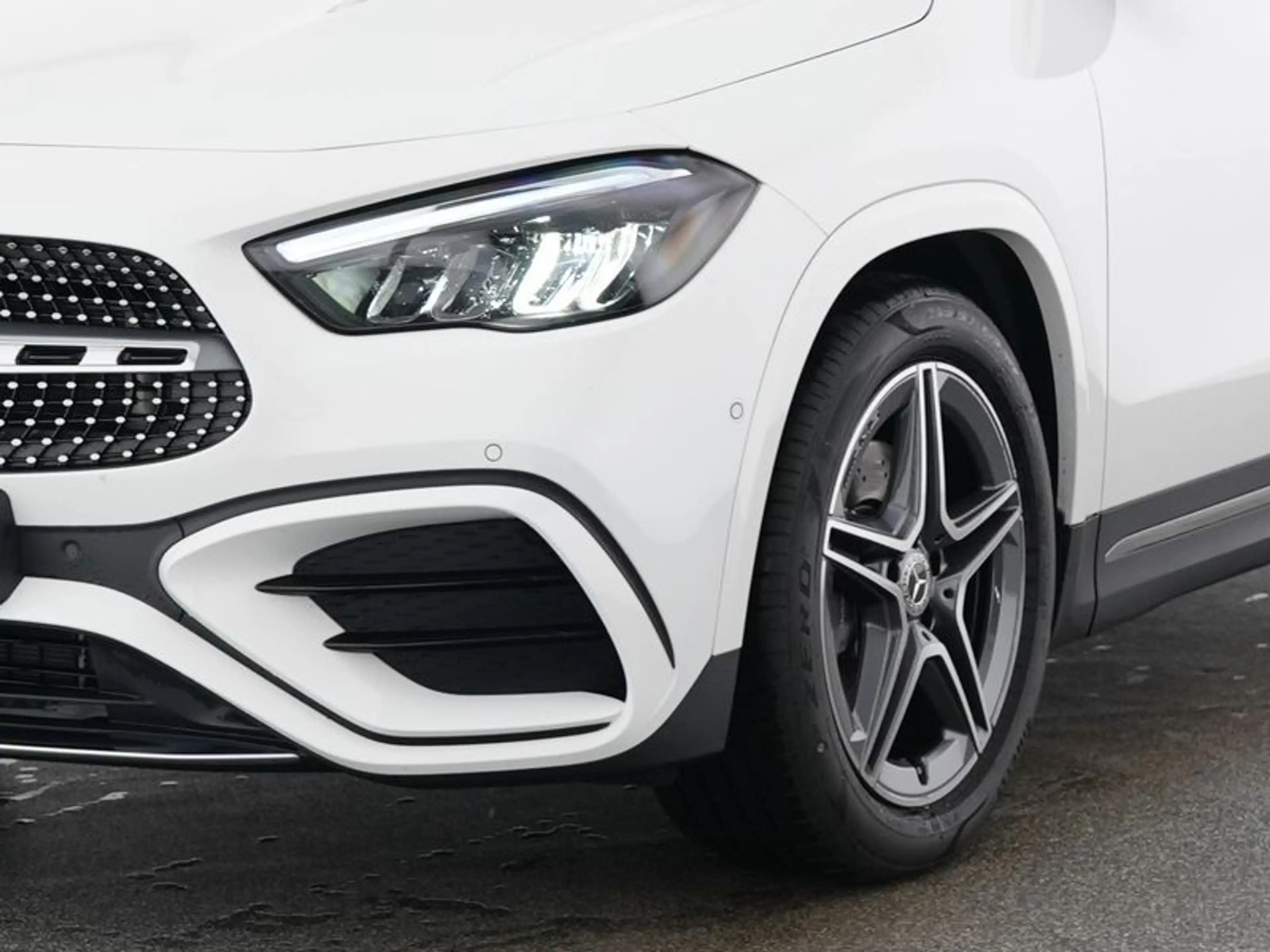 Mercedes-Benz GLA 200 , AMG DISTR KAMERA SPUR PDC SHZ — photo 6