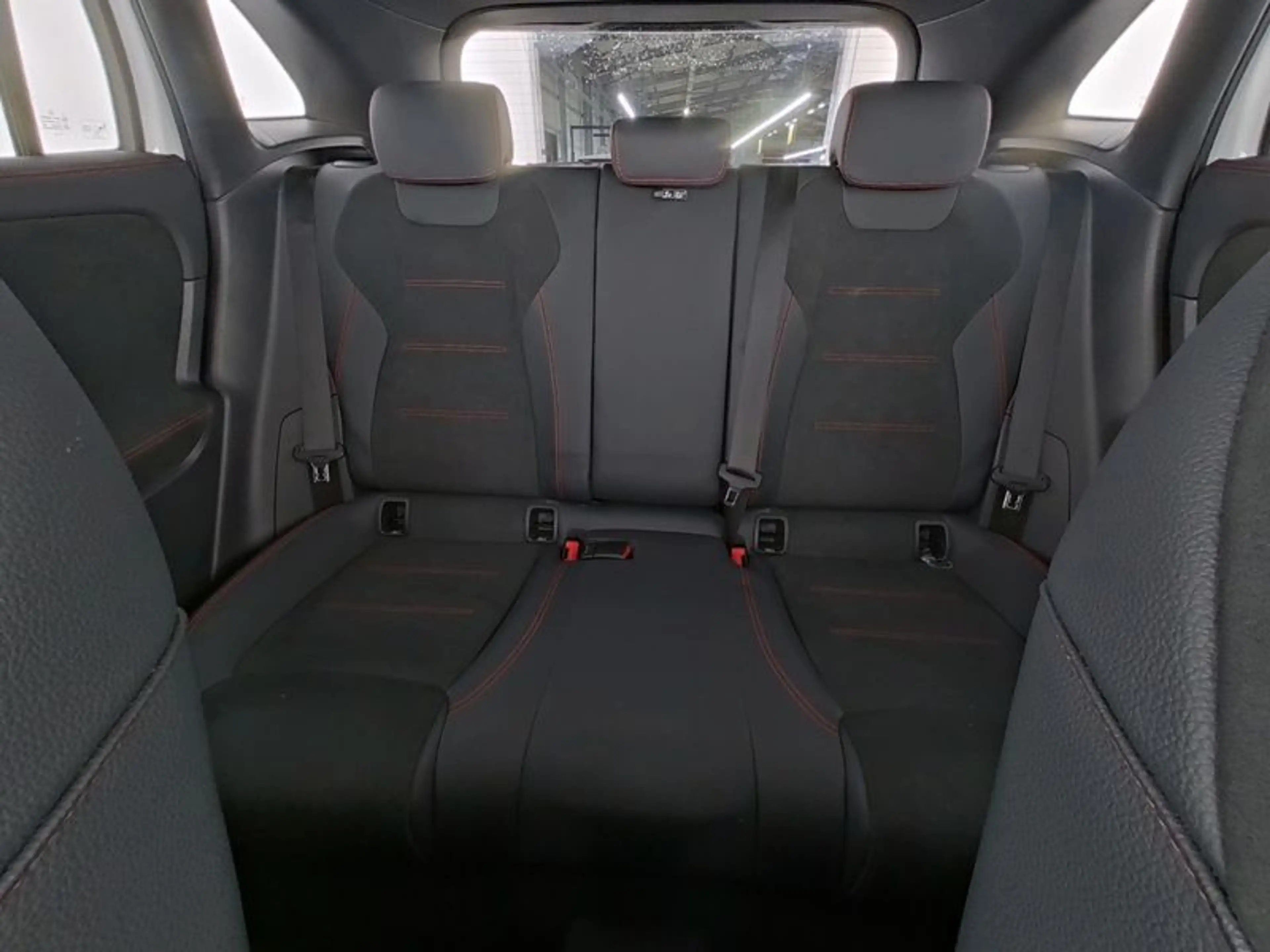 Mercedes-Benz GLA 200 , AMG DISTR KAMERA SPUR PDC SHZ — photo 10