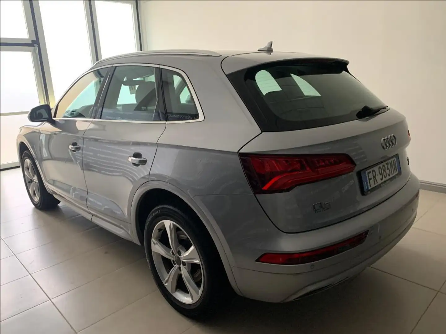 Audi Q5 2.0 TDI 190 CV quattro S tronic Business Sport Grijs - 2
