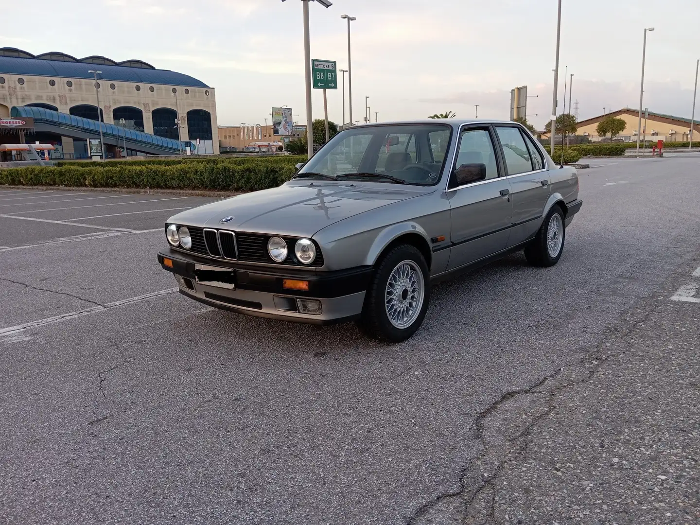 BMW 318 318i Gris - 1