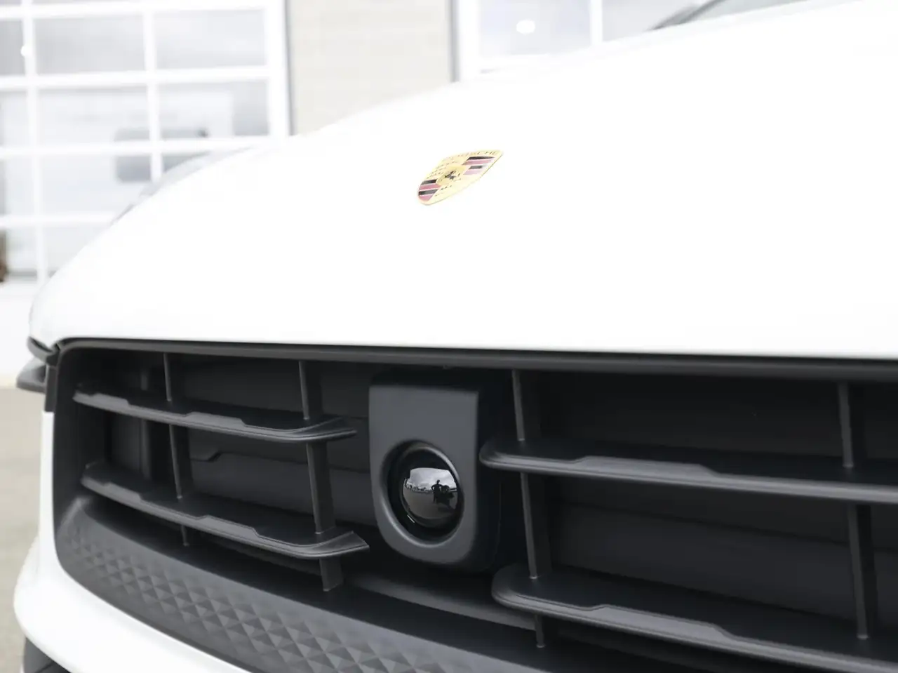 Porsche Macan photo Porsche Macan