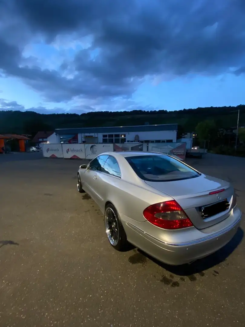 Mercedes-Benz CLK 320 Coupe Avantgarde - 2