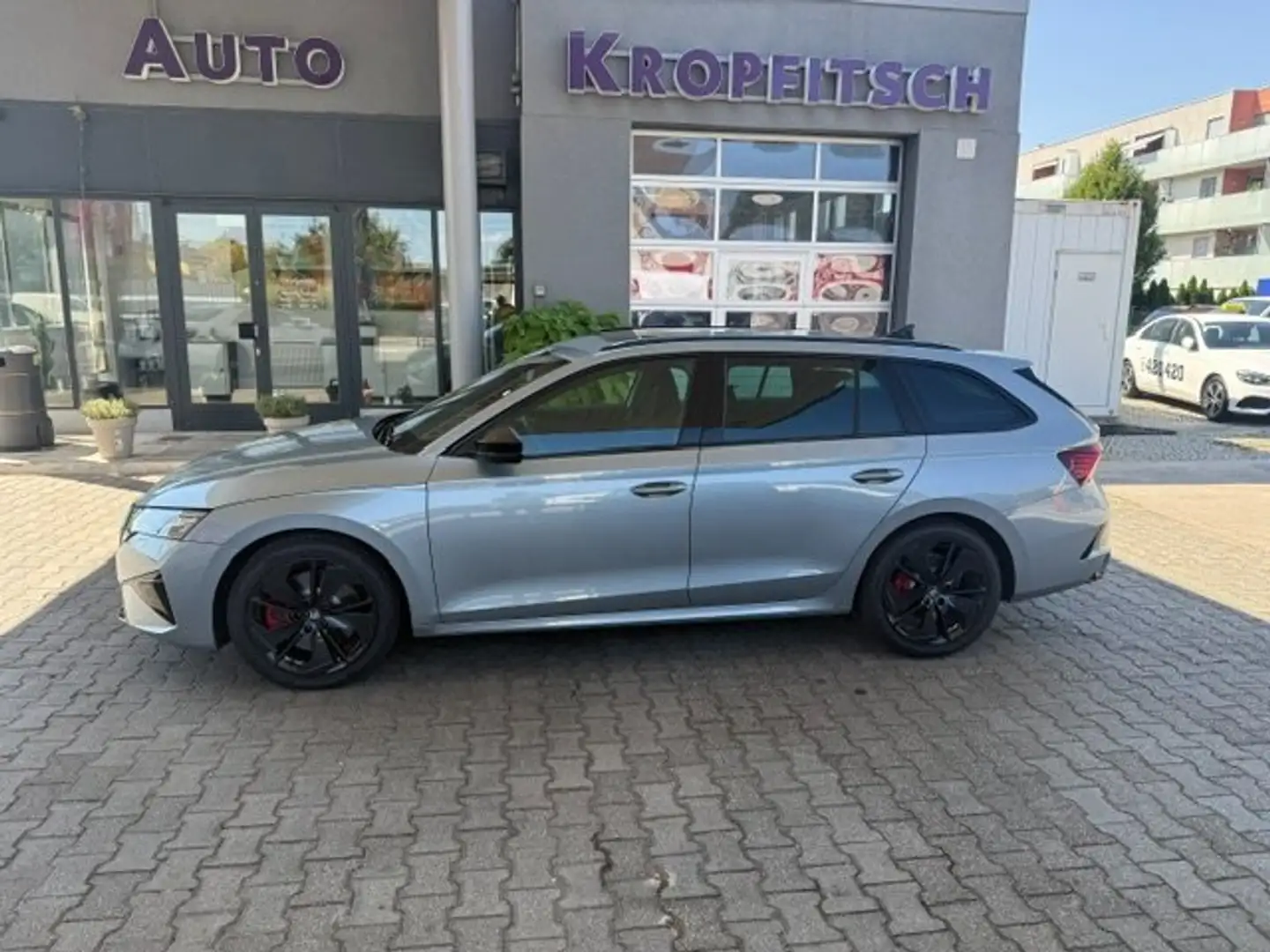 Skoda Octavia 2.0 TSI 195 kW RS KOMBI Grau - 2