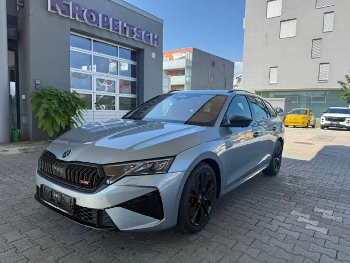 Skoda Octavia 2.0 TSI 195 kW RS KOMBI Grau - 1