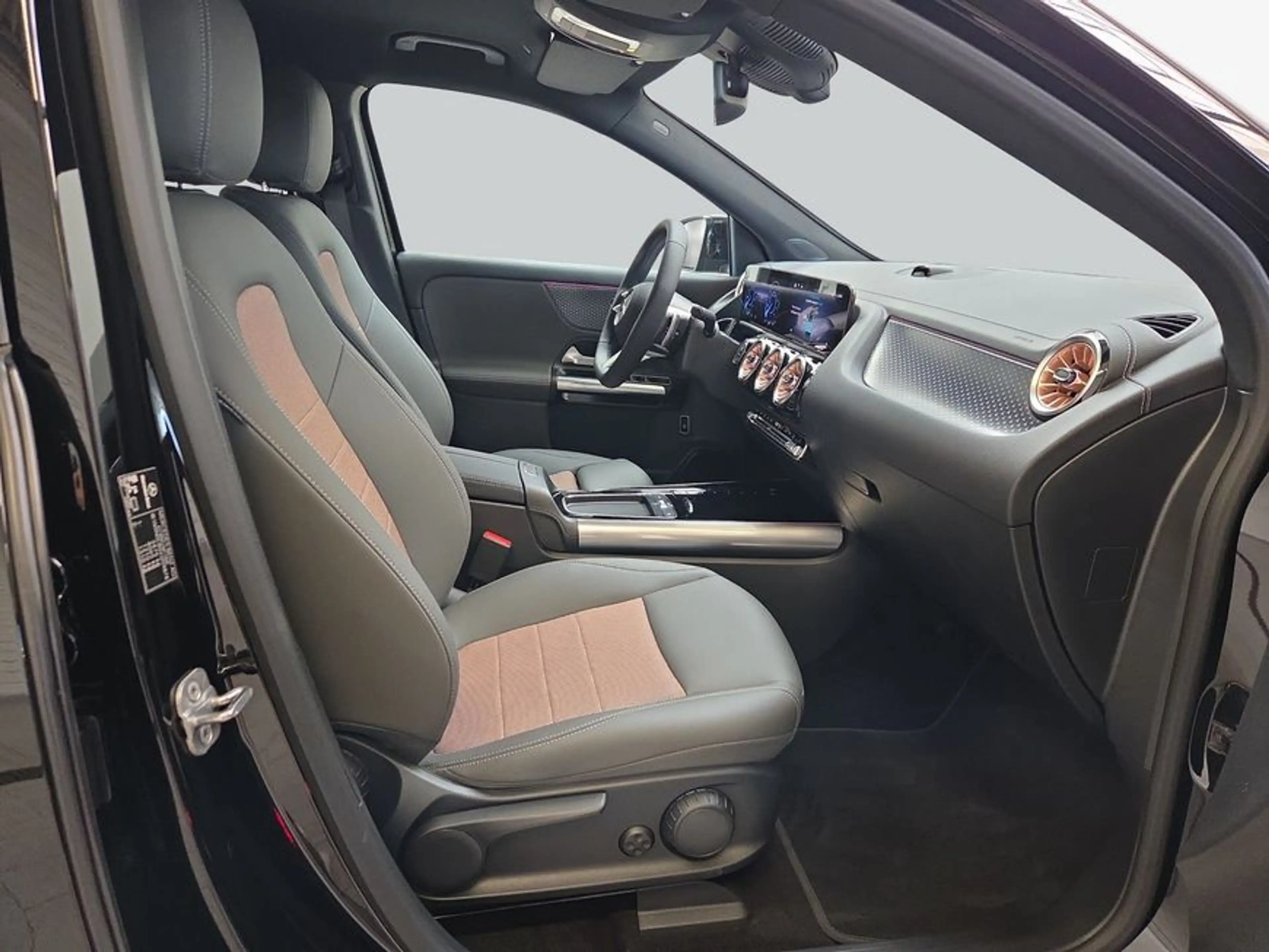 Mercedes-Benz EQA 250 EQA — photo 13