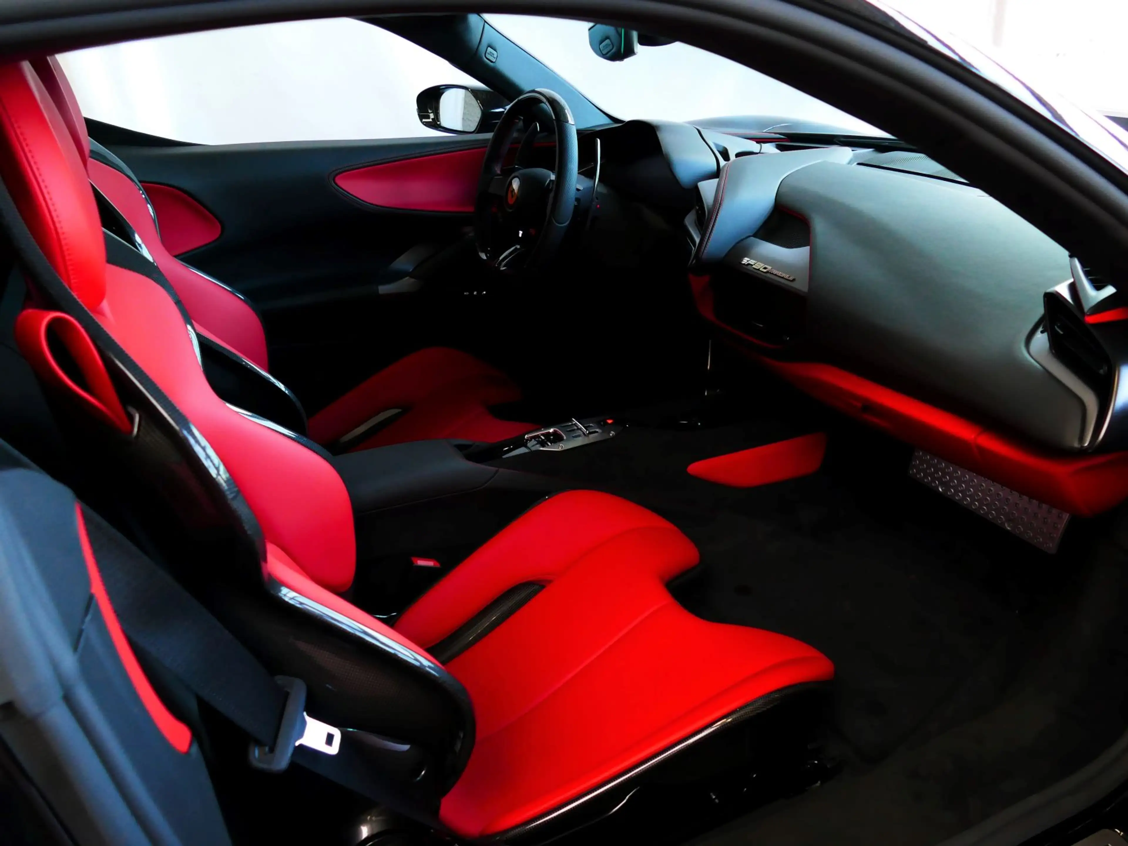 Ferrari SF90 Stradale 4.0 V8 1000 pk INCL BTW/BPM. CARBON SEATS/STUUR LI — photo 29
