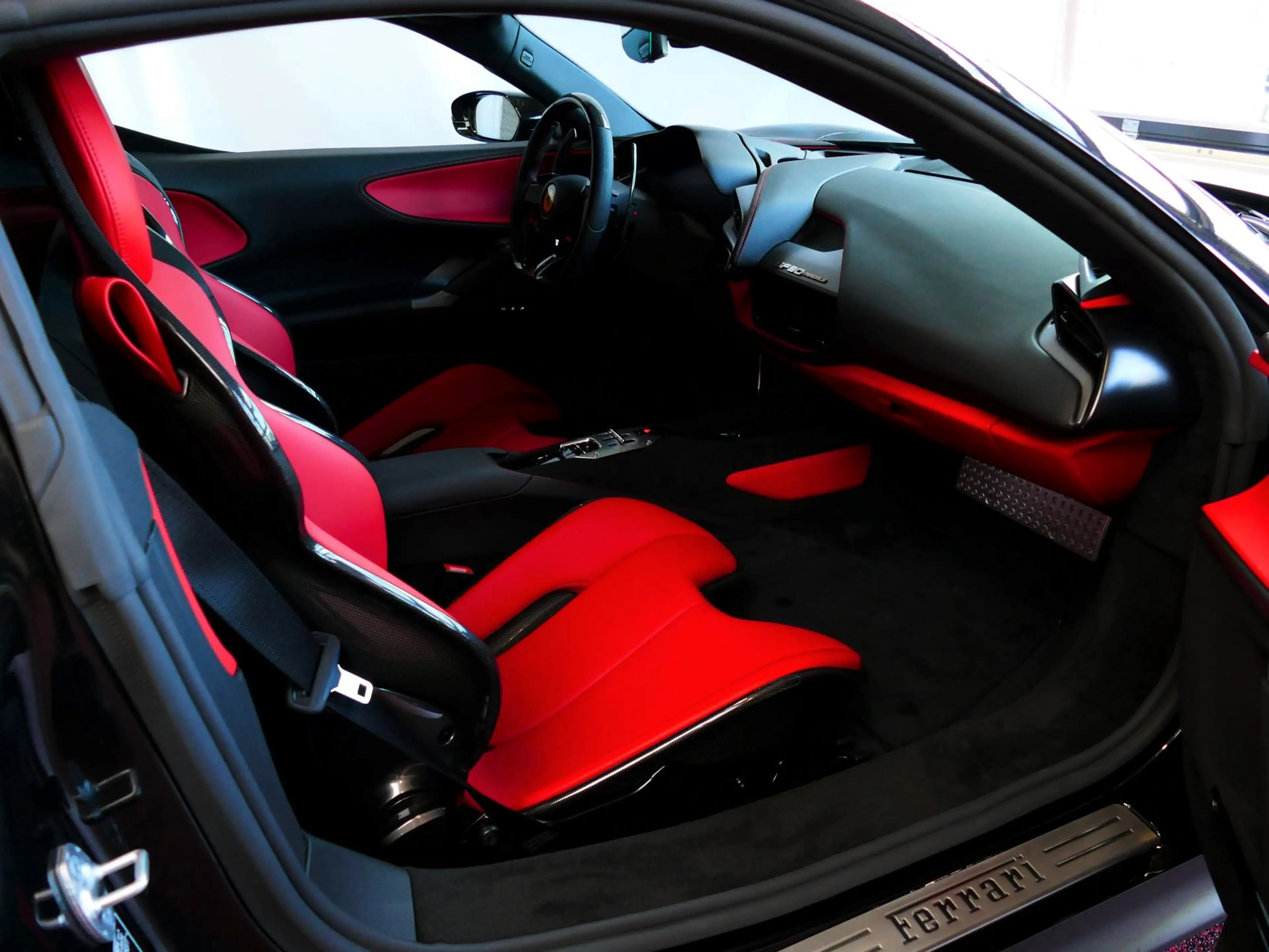 Ferrari SF90 Stradale 4.0 V8 1000 pk INCL BTW/BPM. CARBON SEATS/STUUR LI — photo 28