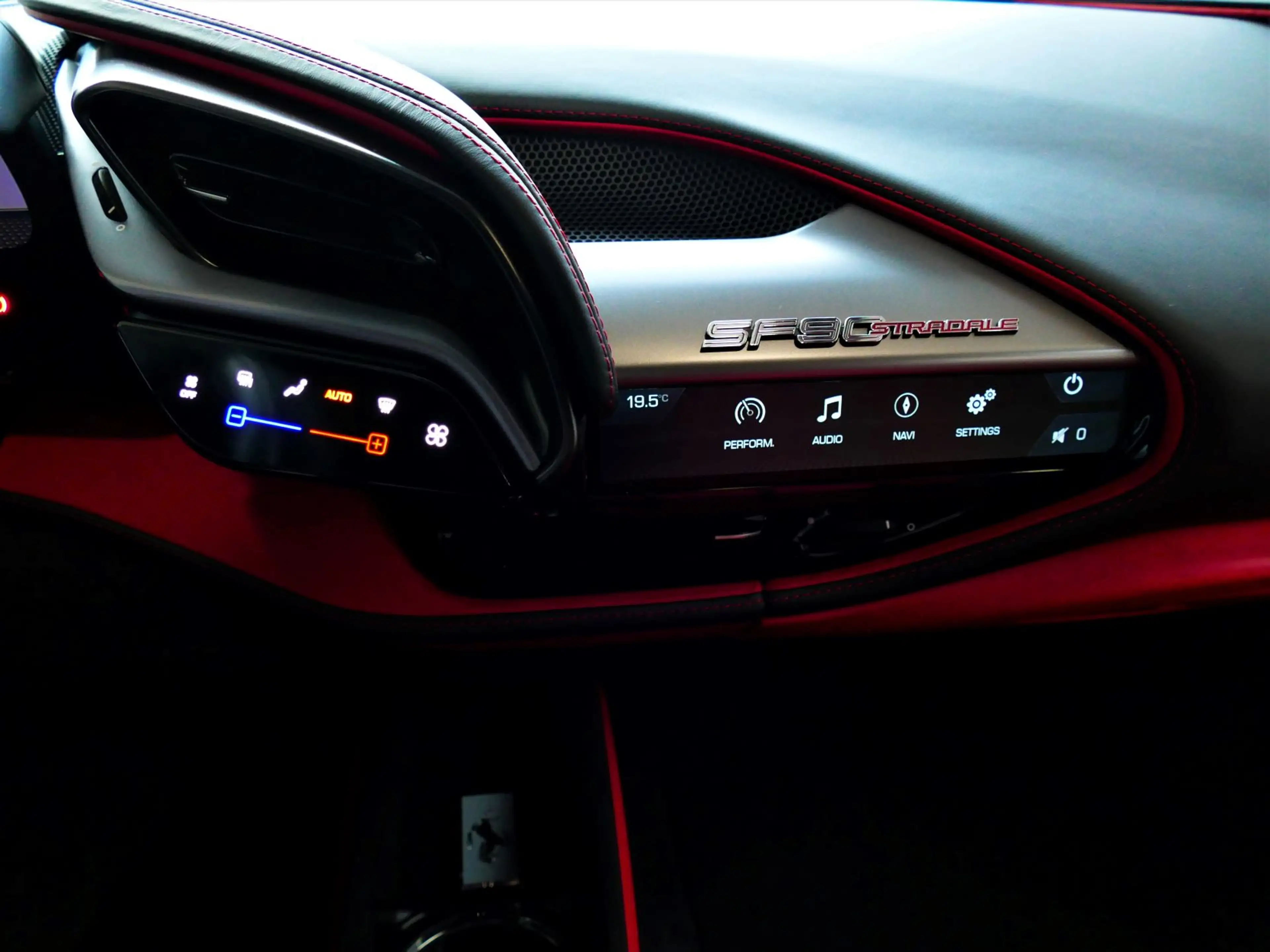 Ferrari SF90 Stradale 4.0 V8 1000 pk INCL BTW/BPM. CARBON SEATS/STUUR LI — photo 20