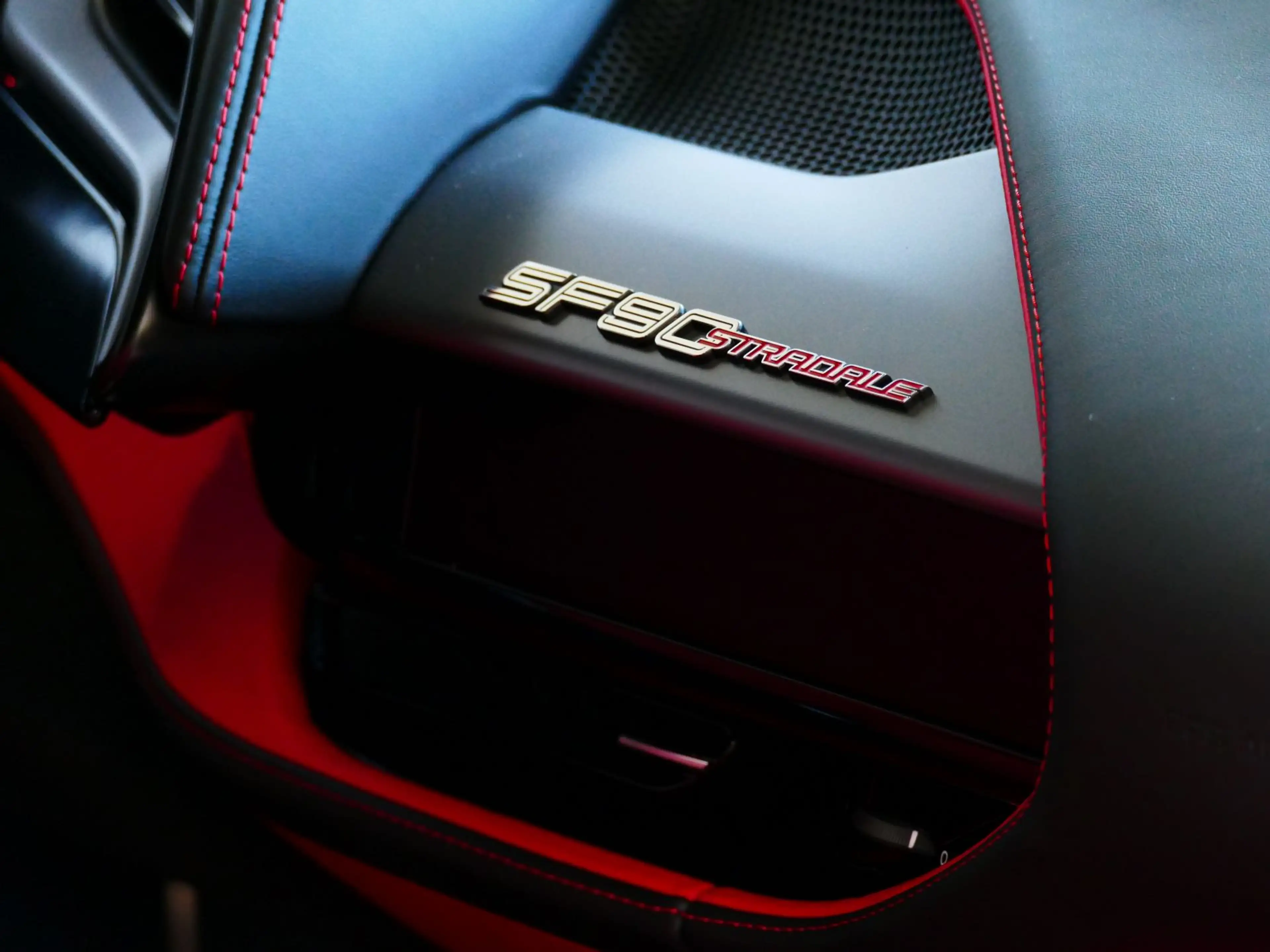 Ferrari SF90 Stradale 4.0 V8 1000 pk INCL BTW/BPM. CARBON SEATS/STUUR LI — photo 33