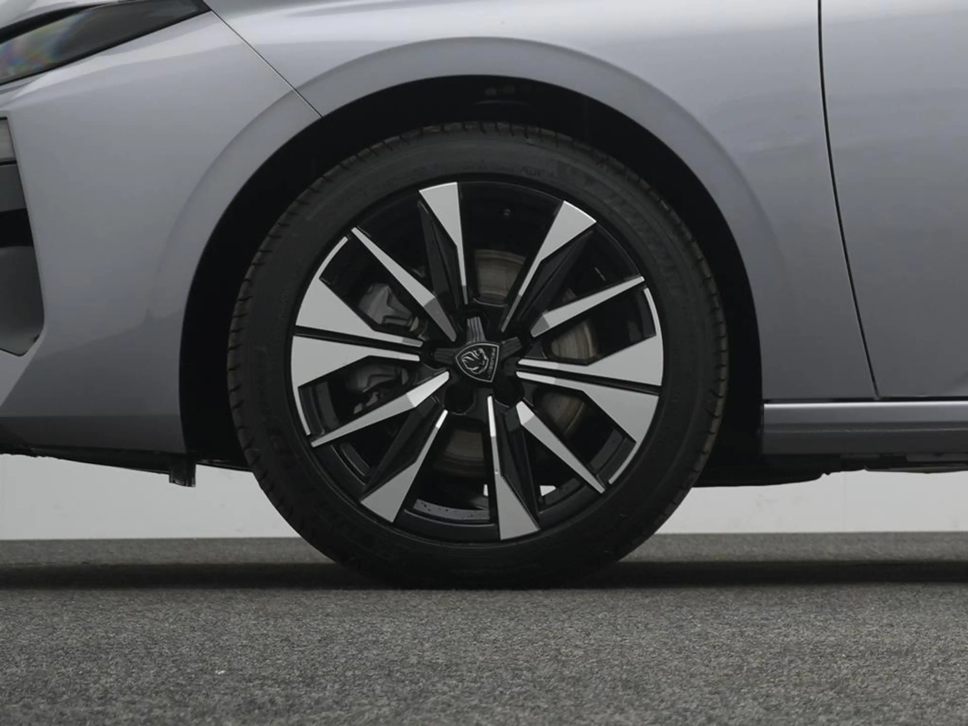 Peugeot 308 SW ALLURE DIESEL 130 EAT8 — photo 8